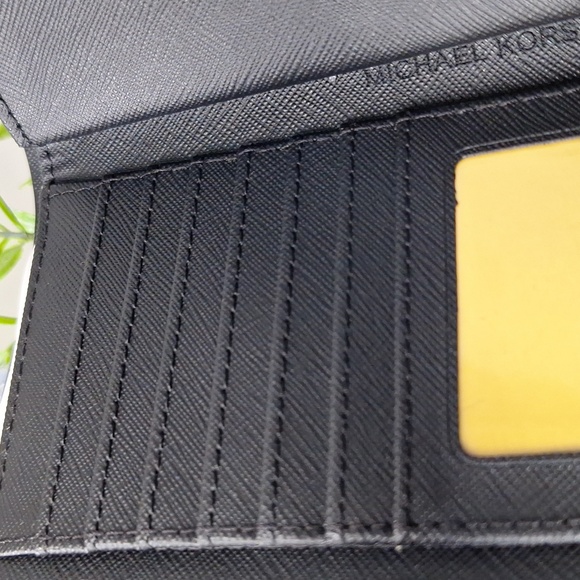 MICHAEL KORS WRISTLETš„° - Picture 8 of 11